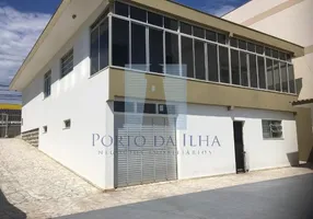 Foto 1 de Imóvel Comercial com 3 Quartos à venda, 252m² em Barreiros, São José