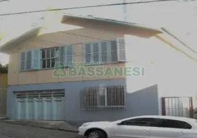 Foto 1 de Casa com 2 Quartos para alugar, 85m² em Centro, Caxias do Sul