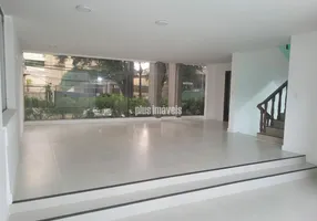 Foto 1 de Casa com 4 Quartos para alugar, 330m² em Moema, São Paulo