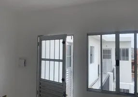 Foto 1 de Casa de Condomínio com 1 Quarto para alugar, 26m² em Vila Alzira, São Paulo