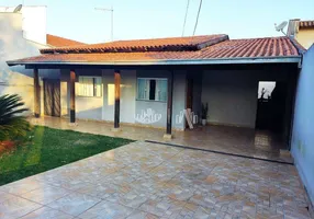 Foto 1 de Casa com 3 Quartos à venda, 101m² em Jardim Acapulco, Londrina