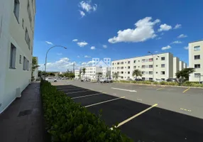 Foto 1 de Apartamento com 2 Quartos para alugar, 45m² em Uvaranas, Ponta Grossa