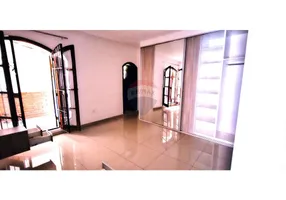 Foto 1 de Casa com 3 Quartos para alugar, 234m² em Jaguaribe, Osasco