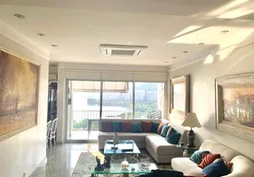 Foto 1 de Apartamento com 4 Quartos à venda, 160m² em Copacabana, Rio de Janeiro