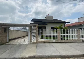 Foto 1 de Casa com 3 Quartos à venda, 200m² em Centro, Içara