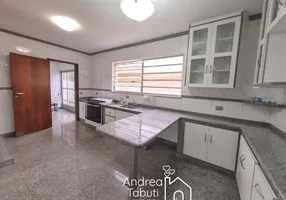 Foto 1 de Sobrado com 3 Quartos à venda, 139m² em Jardim Vazani, São Paulo