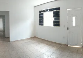 Foto 1 de Casa com 2 Quartos para alugar, 40m² em Parque Pinheiros, Taboão da Serra