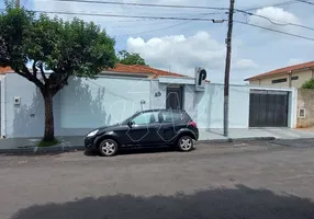 Foto 1 de Casa com 3 Quartos à venda, 237m² em Centro, Araraquara