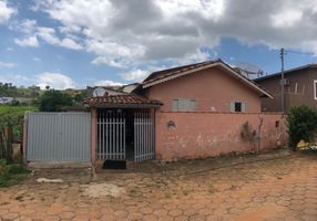 Foto 1 de Casa com 2 Quartos à venda, 80m² em Centro, Ouro Fino