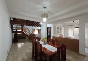 Foto 1 de Sobrado com 3 Quartos para venda ou aluguel, 230m² em Condominio Maracana, Santo André