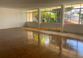 Foto 1 de Sobrado com 4 Quartos à venda, 300m² em Pacaembu, São Paulo