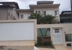 Foto 1 de Casa com 4 Quartos à venda, 205m² em Cancela Preta, Macaé