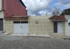 Foto 1 de Casa com 3 Quartos à venda, 190m² em RENDEIRAS, Caruaru