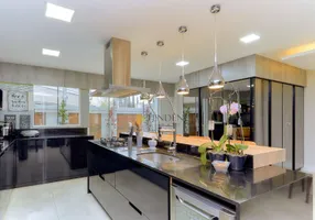 Foto 1 de Casa de Condomínio com 3 Quartos à venda, 376m² em Uberaba, Curitiba