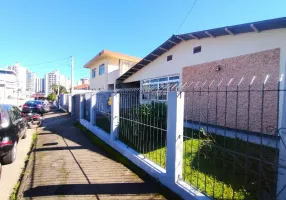 Foto 1 de Casa com 3 Quartos para alugar, 180m² em Capoeiras, Florianópolis