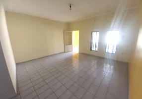 Foto 1 de Casa com 3 Quartos para alugar, 10m² em Ipase, São Luís