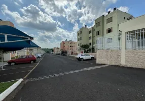 Foto 1 de Apartamento com 2 Quartos para alugar, 37m² em Jardim Guairaca, Maringá