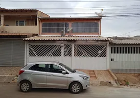 Foto 1 de Sobrado com 4 Quartos à venda, 126m² em Samambaia Sul, Brasília