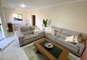 Foto 1 de Casa com 4 Quartos à venda, 270m² em Jardim das Nações, Taubaté