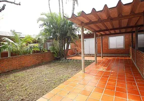 Foto 1 de Casa com 3 Quartos para alugar, 130m² em Brejatuba, Guaratuba