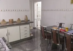 Foto 1 de Sobrado com 3 Quartos à venda, 230m² em Vila Albano, São Paulo