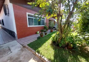 Foto 1 de Casa com 3 Quartos à venda, 203m² em Vila Santa Rosa, Guarujá