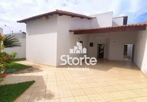 Foto 1 de Casa com 4 Quartos à venda, 201m² em Cidade Jardim, Uberlândia