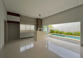 Foto 1 de Casa de Condomínio com 3 Quartos à venda, 225m² em Ribeirão do Lipa, Cuiabá