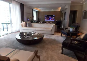 Foto 1 de Apartamento com 3 Quartos à venda, 234m² em Itaim Bibi, São Paulo