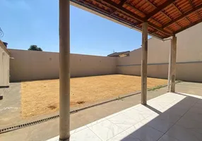 Foto 1 de Casa com 3 Quartos à venda, 220m² em Jardim Ipanema, Goiânia