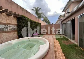 Foto 1 de Casa de Condomínio com 3 Quartos à venda, 140m² em Jardim Karaíba, Uberlândia