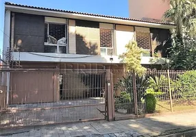 Foto 1 de Casa com 4 Quartos à venda, 300m² em Rio Branco, Porto Alegre