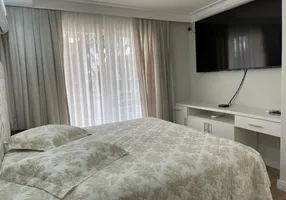 Foto 1 de Casa de Condomínio com 3 Quartos para alugar, 270m² em Água Verde, Curitiba