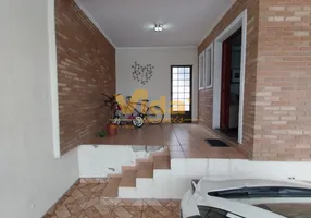 Foto 1 de Casa com 3 Quartos à venda, 150m² em Quitaúna, Osasco