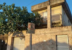 Foto 1 de Casa com 3 Quartos à venda, 200m² em Estuario, Santos