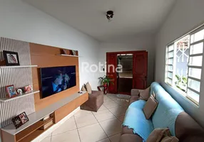 Foto 1 de Casa com 4 Quartos à venda, 194m² em Presidente Roosevelt, Uberlândia