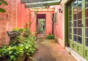 Foto 1 de Casa com 3 Quartos à venda, 350m² em Jardim Europa, São Paulo