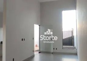 Foto 1 de Casa com 2 Quartos à venda, 74m² em Jardim Sucupira, Uberlândia