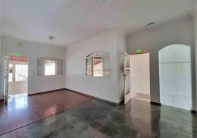 Foto 1 de Casa com 3 Quartos à venda, 220m² em Antônio Fonseca, Divinópolis