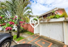 Foto 1 de Casa de Condomínio com 4 Quartos à venda, 200m² em Recreio Dos Bandeirantes, Rio de Janeiro