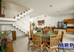 Foto 1 de Sobrado com 4 Quartos para venda ou aluguel, 324m² em Praia do Sapê, Ubatuba