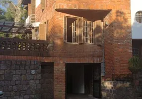 Foto 1 de Casa com 2 Quartos à venda, 180m² em Teresópolis, Porto Alegre