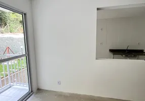 Foto 1 de Apartamento com 2 Quartos à venda, 57m² em Nogueira, Petrópolis