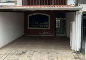 Foto 1 de Casa de Condomínio com 3 Quartos para alugar, 230m² em Vila Jaboticabeira, Taubaté
