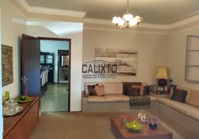 Foto 1 de Casa com 3 Quartos à venda, 311m² em Copacabana, Uberlândia