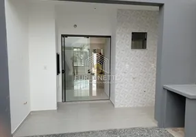 Foto 1 de Casa com 2 Quartos à venda, 111m² em Vila Nova, Joinville