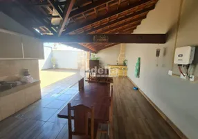 Foto 1 de Casa com 3 Quartos à venda, 170m² em Jardim America II, Uberlândia