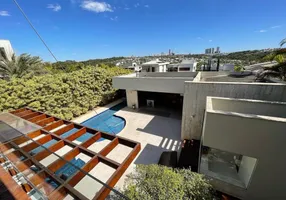 Foto 1 de Casa de Condomínio com 3 Quartos para alugar, 500m² em Residencial Alphaville Flamboyant, Goiânia