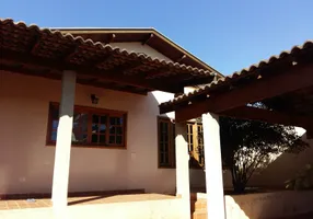 Foto 1 de Casa com 3 Quartos à venda, 215m² em Parque Residencial Caranda, Presidente Prudente