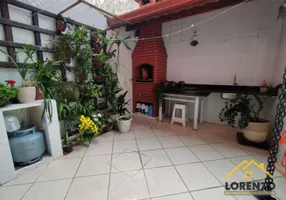 Foto 1 de Sobrado com 3 Quartos à venda, 136m² em Vila Helena, Santo André